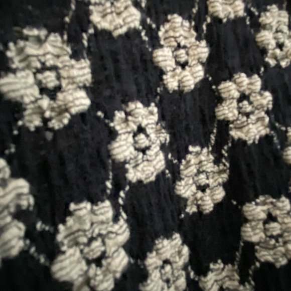 Beautiful semi-sheer Rebecca Taylor top; size Small - Picture 5 of 6